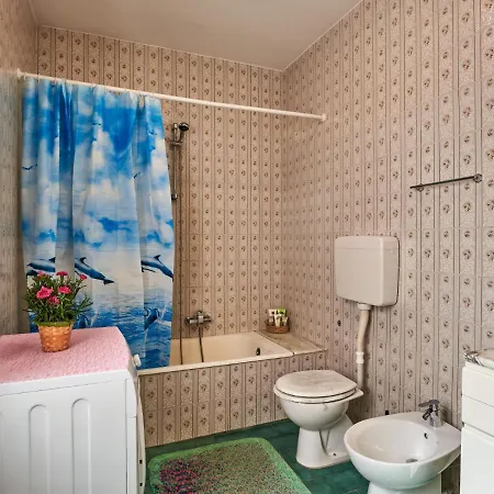 Simoni - Gla107 By Interhome *