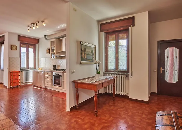 Simoni - Gla107 By Interhome ג'רה לאריו