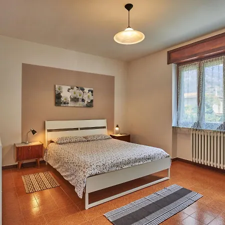 Simoni - Gla107 By Interhome Gera Lario