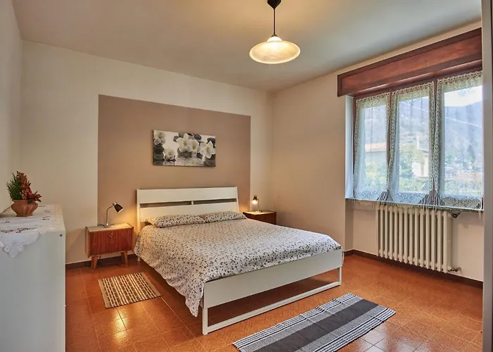 Simoni - Gla107 By Interhome Gera Lario