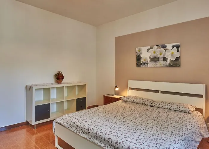 Simoni - Gla107 By Interhome *