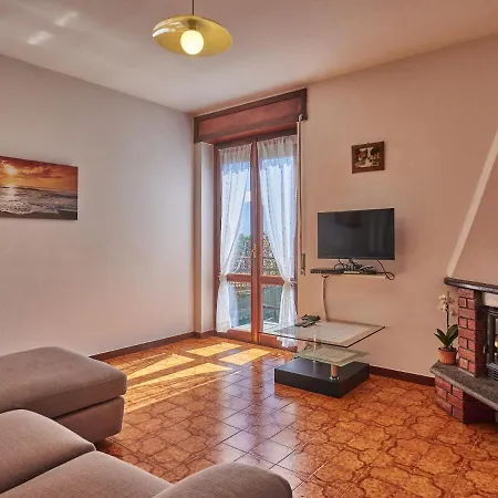 Simoni - Gla107 By Interhome * Gera Lario